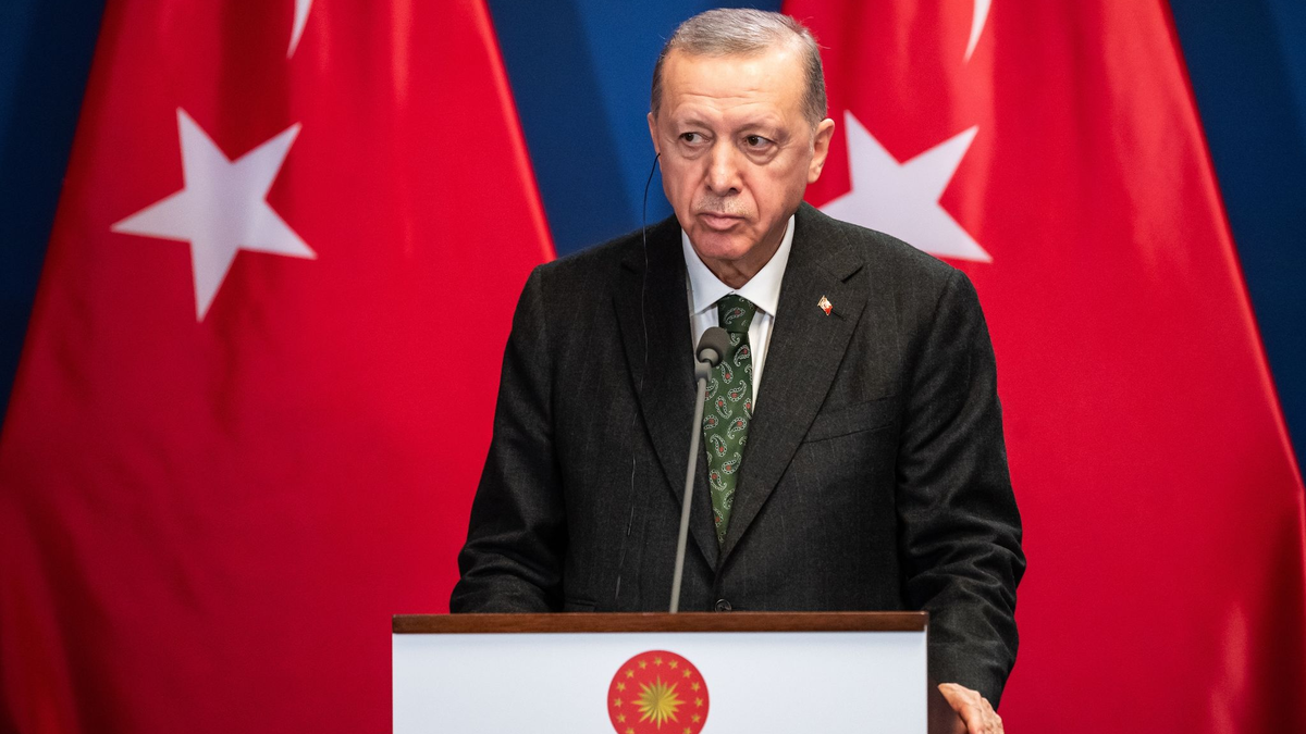 Recep Tayyip Erdogan hat Israels Premier Benjamin Netanjahu scharf angegriffen. - Foto: Marton Monus/dpa
