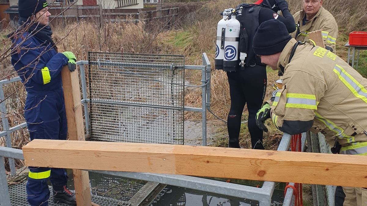 FW Lehrte: Aktualisierung zur Hochwasserlage im Stadtgebiet Lehrte Stand 27.12.2023 - 20:00 Uhr - Foto: presseportal.de