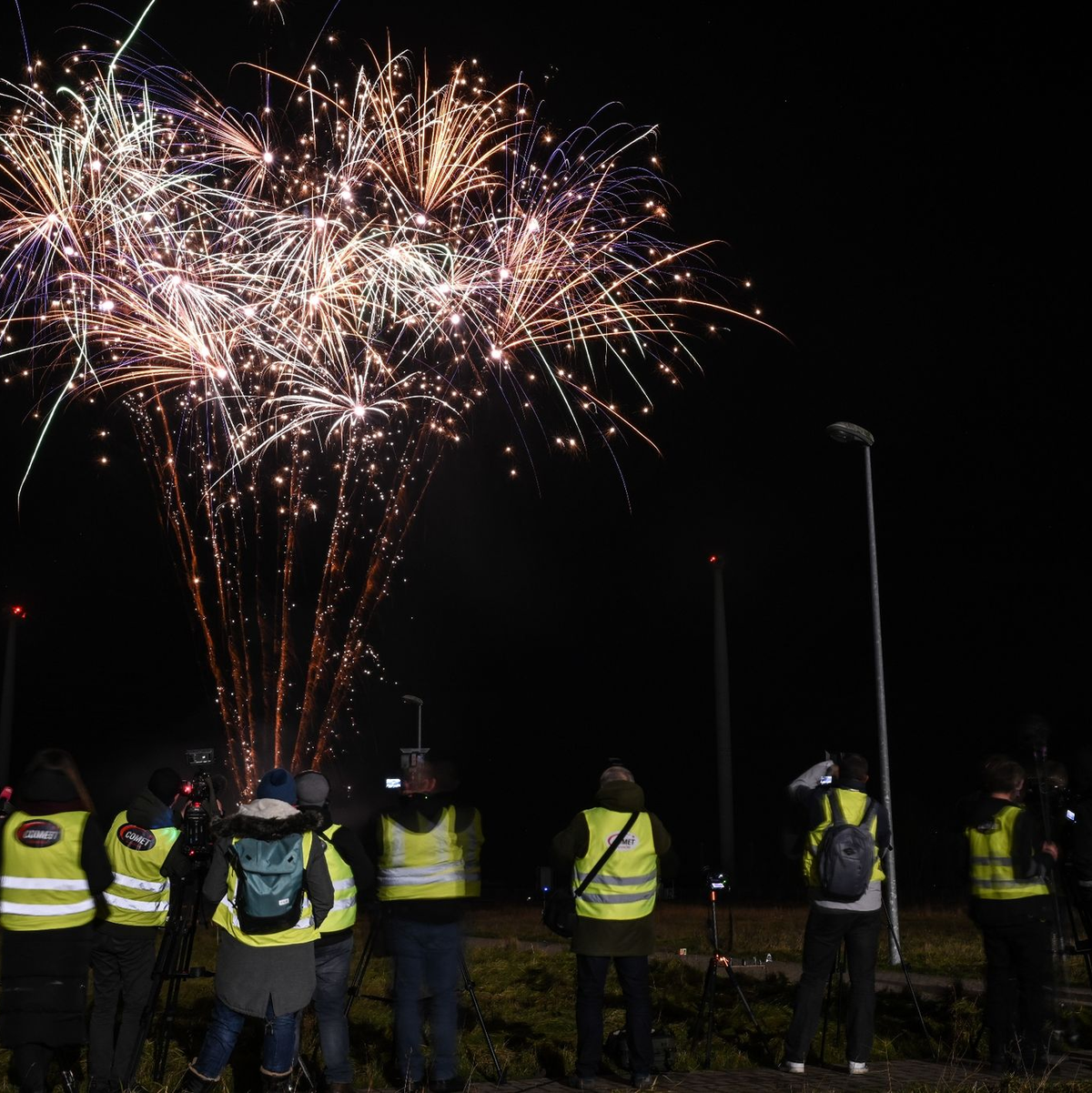 Die Feuerwerkbranche rechnet mit ähnlich guten Umsätzen wie 2022. - Foto: Lars Penning/dpa