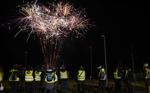 Die Feuerwerkbranche rechnet mit ähnlich guten Umsätzen wie 2022. - Foto: Lars Penning/dpa
