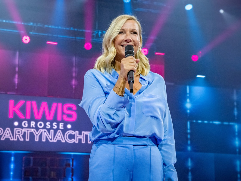 Andrea Kiewel Kiwis grosse Partynacht - Foto: SAT.1 / Claudius Pflug, presseportal.de