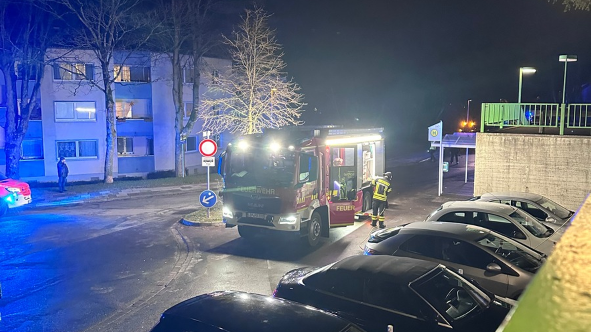 FW-DT: Rauchmelder ausgelöst - Nachbar alarmiert Feuerwehr zu Zimmerbrand - Foto: presseportal.de