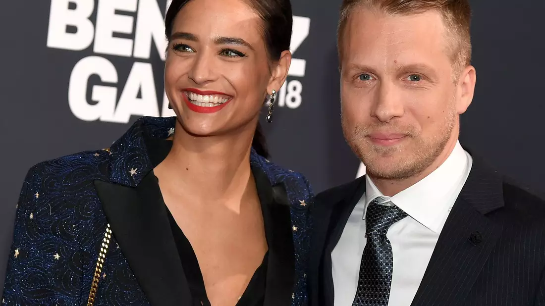Oliver und Amira Pocher haben sich getrennt - und damit für viel Aufmerksamkeit gesorgt. - Bild: Tobias Hase/dpa