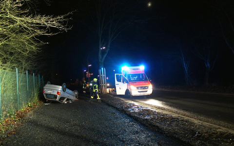 POL-GE: Auto überschlägt sich in Scholven - Foto: presseportal.de