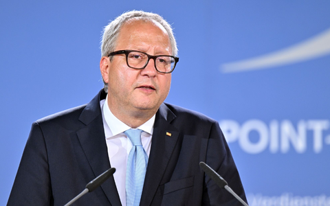 Andreas Voßkuhle hält den Fortbestand der Demokratie in Deutschland für nicht gesichert. - Foto: Martin Schutt/dpa Andreas Voßkuhle hält den Fortbestand der Demokratie in Deutschland für nicht gesichert. - Foto: Martin Schutt/dpa