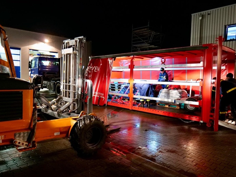 FW Bremerhaven: Bremerhavener Zivil- und Katastrophenschutzkräfte in Niedersachsen im Einsatz - Spezialisten aus Bremerhaven unterstützen bei der Hochwasserbekämpfung - Foto: presseportal.de