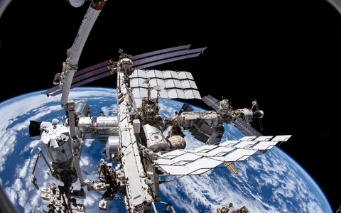 Die Raumfahrt ist einer der wenigen Bereiche, in denen US-Amerikaner und Russen seit Beginn des russischen Angriffskriegs noch zusammenarbeiten. - Foto: Nasa/dpa