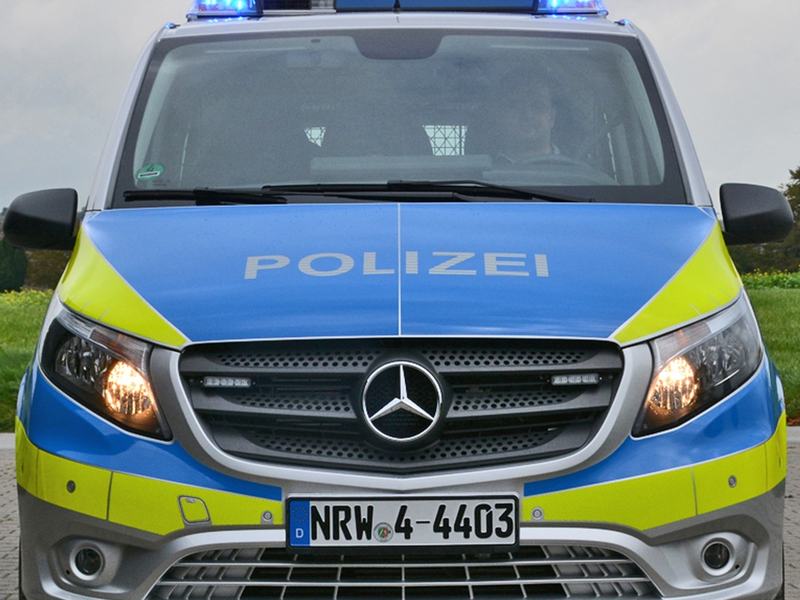 POL-ME: Fast doppelt so schnell wie erlaubt: Porschefahrer droht hohe Buße - Heiligenhaus - 2312108 - Foto: presseportal.de