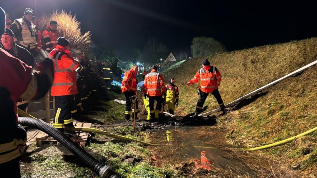 FW-PL: Einsatz der Feuerwehr Plettenberg bei Hochwasser in Hamm - Foto: presseportal.de