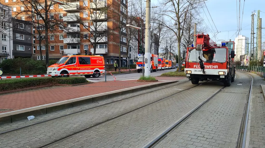 FW-BN: Straßenbahnunfall am Bahnhof Beuel - Bild: presseportal.de