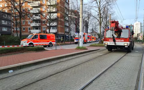 FW-BN: Straßenbahnunfall am Bahnhof Beuel - Foto: presseportal.de