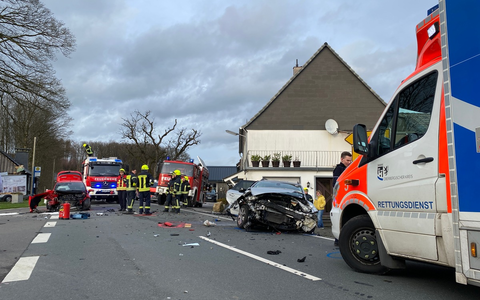 FW Wipperfürth: Verkehrsunfall auf der L284 [TH2] - Foto: presseportal.de