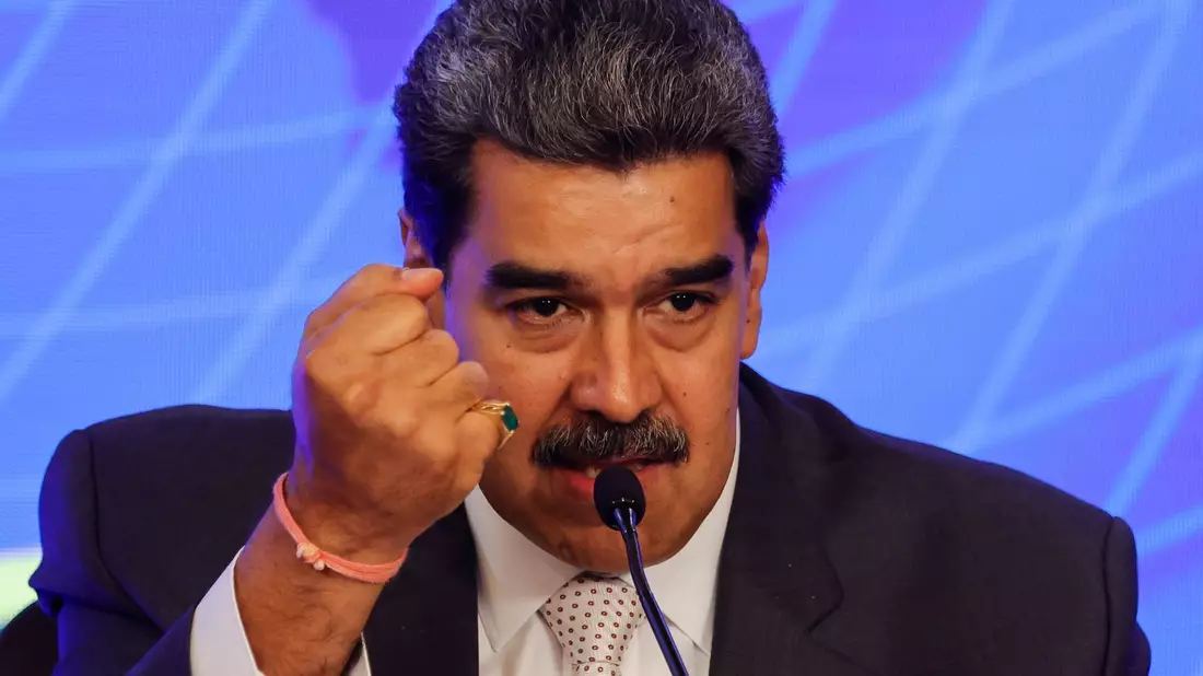 Venezuelas Präsident Nicolas Maduro ordnet eine Militärübung an. - Bild: Jesus Vargas/dpa