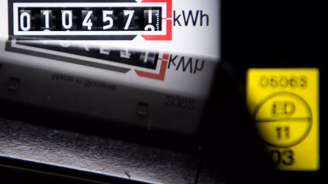Nach dem Ende der Energiepreisbremse müssen Verbraucher im nächsten Jahr mit höheren Energiepreisen rechnen. - Bild: Sina Schuldt/dpa