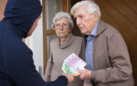 Die fünf häufigsten Betrugsmaschen und wie man sich davor schützen kann / Von Enkeltrick bis Spendenbetrug - perfide Abzocke - Foto: presseportal.de