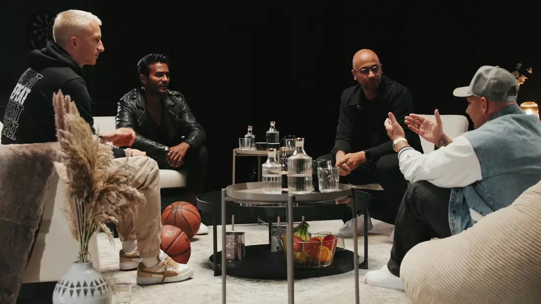 Marco Reus und Biyon Kattilathu laden in eine neue Show ein - UNSPOKEN ist emotional, nah und vor allen Dingen ehrlich - eine neue Talkshow, die ihre Gäste in ihren Bann zieht - Bild: presseportal.de
