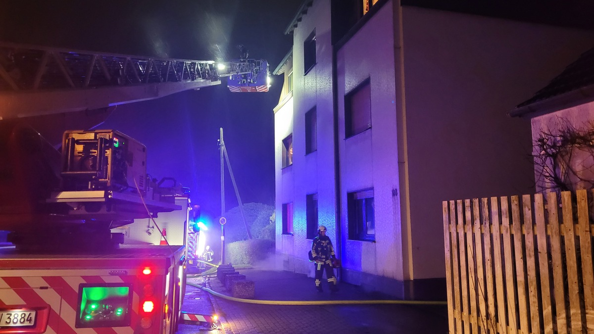 FW-BO: Kellerbrand Wodanstraße in Bochum Harpen - Foto: presseportal.de