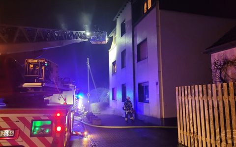 FW-BO: Kellerbrand Wodanstraße in Bochum Harpen - Foto: presseportal.de