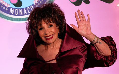 Die walisische Sängerin Shirley Bassey  wird für ihre Verdienste um die Musik zum Companion of Honour ernannt. - Foto: Daniel Cole/AP Pool/dpa