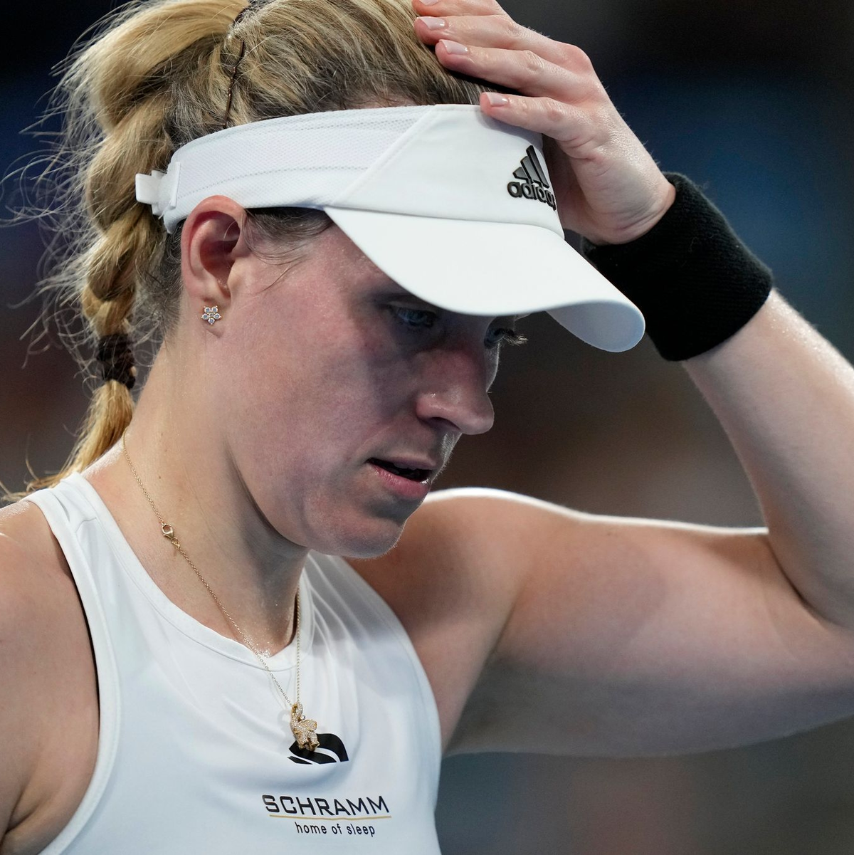 Verlor zunächst ihr erstes Match nach der Babypause: Angelique Kerber. - Foto: Rick Rycroft/AP