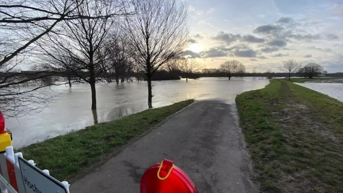 FW Hannover: Leichte Entspannung in der Hochwasserlage - Bild: presseportal.de