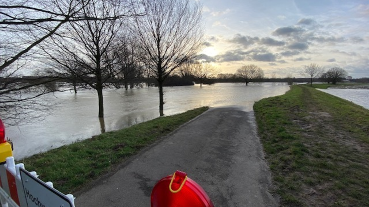 FW Hannover: Leichte Entspannung in der Hochwasserlage - Foto: presseportal.de