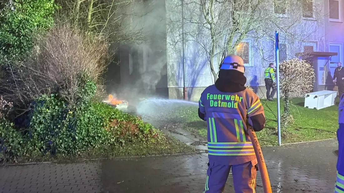 FW-DT: Matratzenbrand im Freien - Bild: presseportal.de