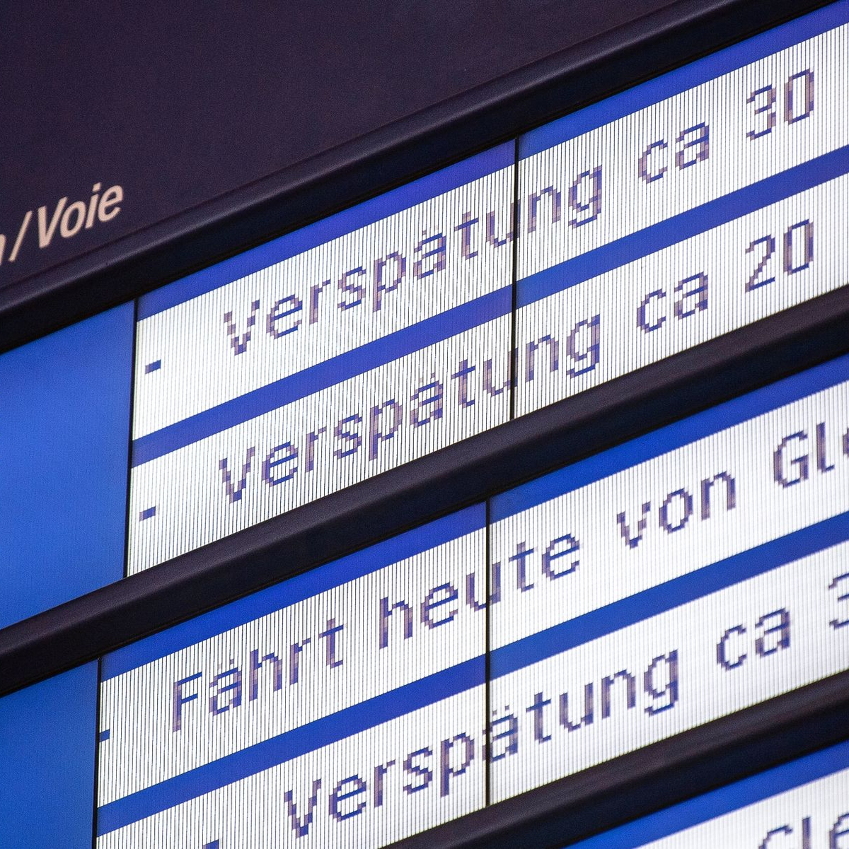 Die Bahn war im vergangenen Jahr so unpünktlich wie noch nie seit der Bahnreform 1994. (Archivbild) - Foto: Fabian Sommer/dpa