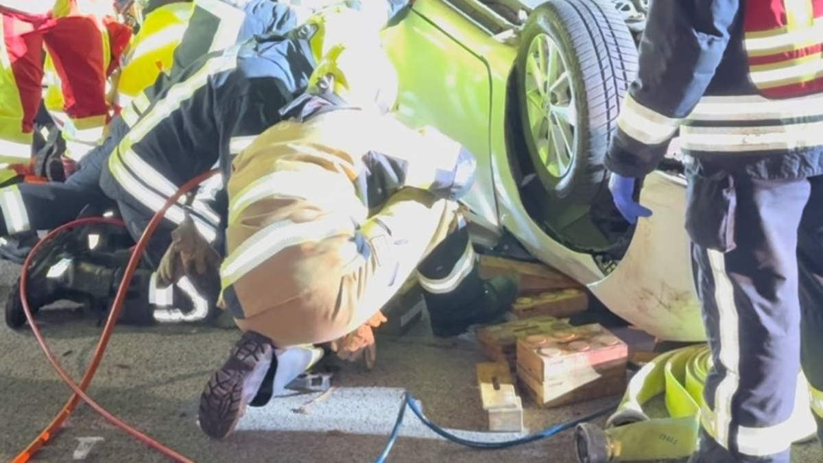 FW-GE: Schwerer Verkehrsunfall mit eingeklemmter Person - Foto: presseportal.de