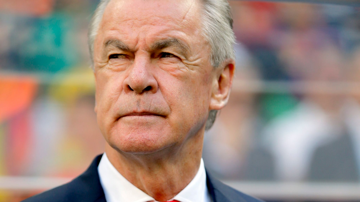 Ex-Trainer Ottmar Hitzfeld sieht keinen Favoriten im deutschen Champions-League-Duell. - Foto: Robert Ghement/EPA/dpa