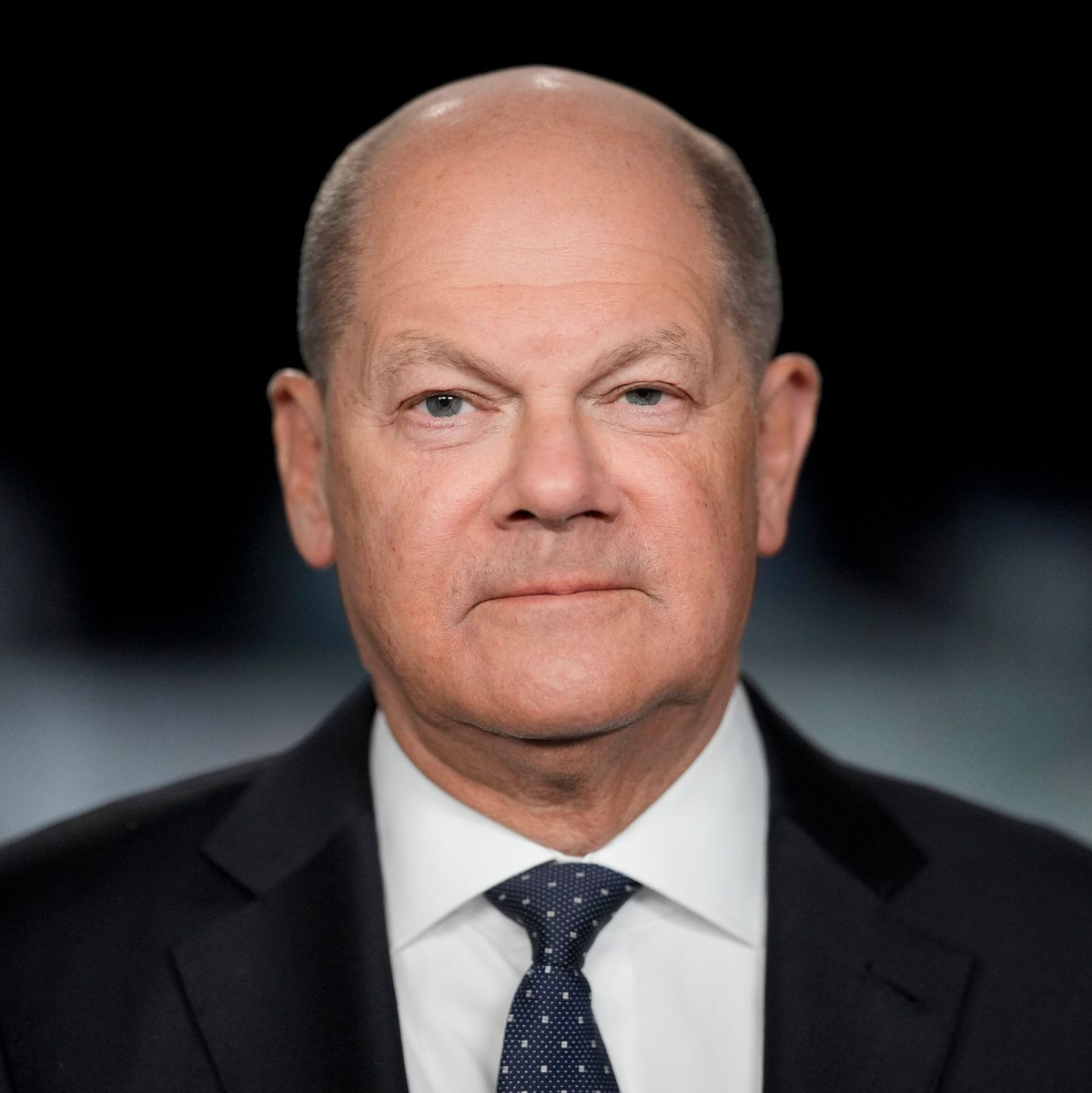 Bundeskanzler Olaf Scholz (SPD) reist ins Hochwassergebiet im Norden Niedersachsens. - Foto: Markus Schreiber/Pool AP/AP
