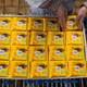 Die Ritter-Sport-Verpackung ist beim Deutschen Patent- und Markenamt registriert. (Archivbild) - Foto: Marijan Murat/dpa