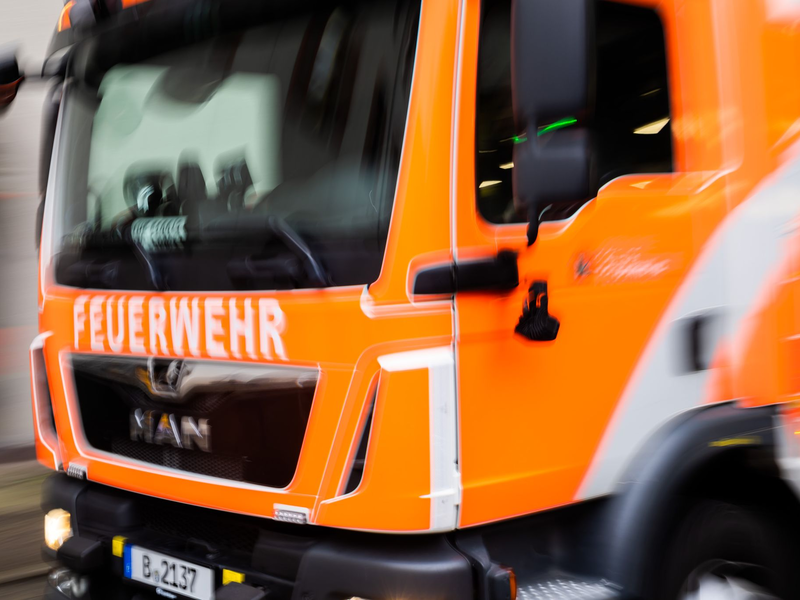 Angriffe auf Einsatzkräfte: Können Rettungskräfte durch Dashcams besser geschützt werden? - Foto: Christoph Soeder/dpa