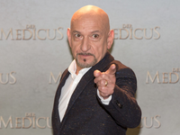 Der britische Schauspieler Ben Kingsley wird 80. - Foto: Jörg Carstensen/dpa