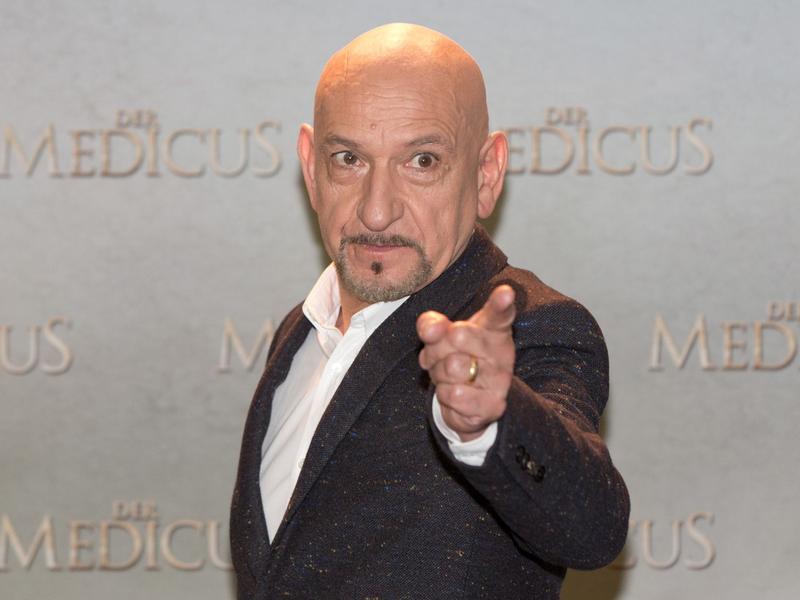 Der britische Schauspieler Ben Kingsley wird 80. - Foto: Jörg Carstensen/dpa
