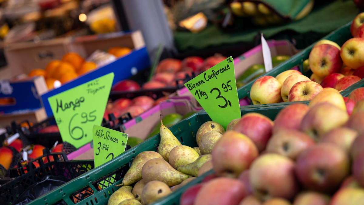 Für viele Menschen ist der Kampf gegen steigende Verbraucherpreise eine der wichtigsten Aufgaben der Politik in 2024. - Foto: Sina Schuldt/dpa