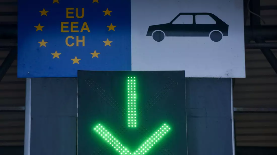 Der Schengen-Raum soll uneingeschränkten Personenverkehr in Europa gewährleisten. - Bild: Uncredited/AP/dpa