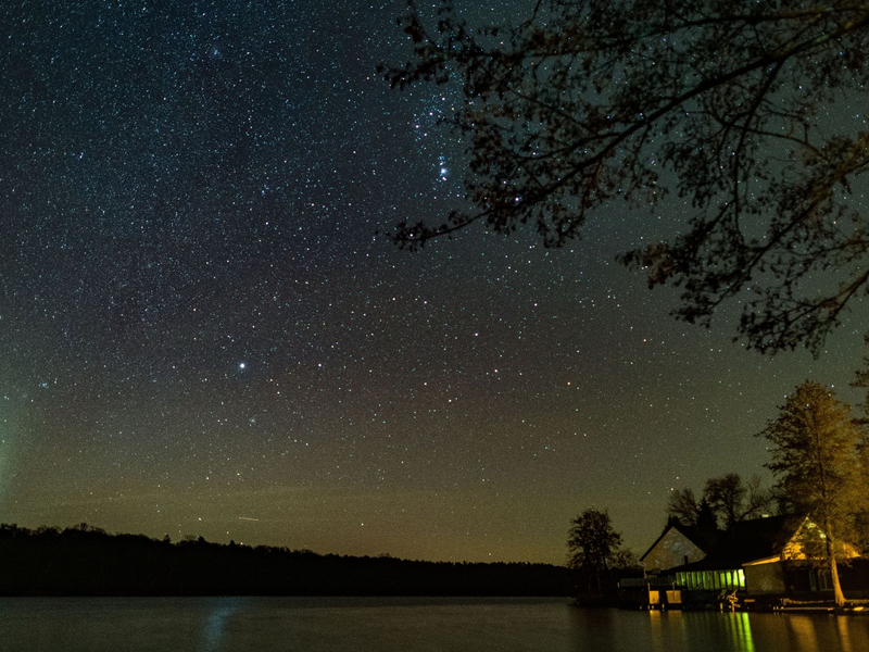 Der Sternenhimmel bietet zum Jahreswechsel ein prächtiges Schauspiel. (Symbolbild) - Foto: Patrick Pleul/dpa-Zentralbild/dpa