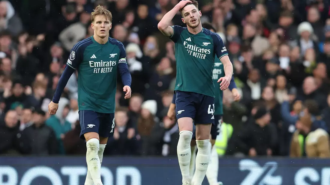 Der FC Arsenal verliert auch beim FC Fulham. - Bild: Paul Terry/CSM via ZUMA Press Wire/dpa