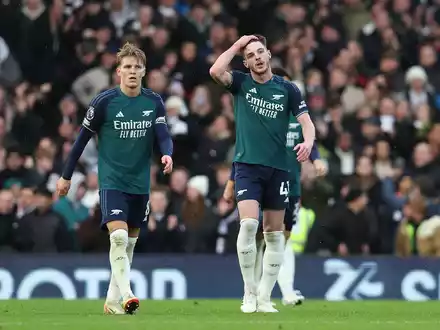 Der FC Arsenal verliert auch beim FC Fulham. - Foto: Paul Terry/CSM via ZUMA Press Wire/dpa