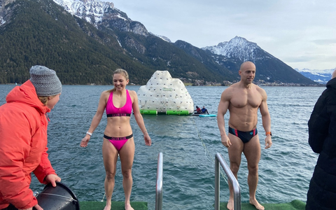 Mit allen Wassern gewaschen: 21. Silvesterschwimmen in Pertisau - Foto: presseportal.de