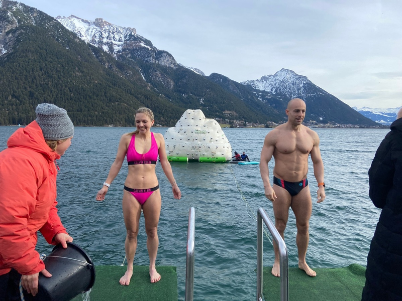 Mit allen Wassern gewaschen: 21. Silvesterschwimmen in Pertisau - Foto: presseportal.de