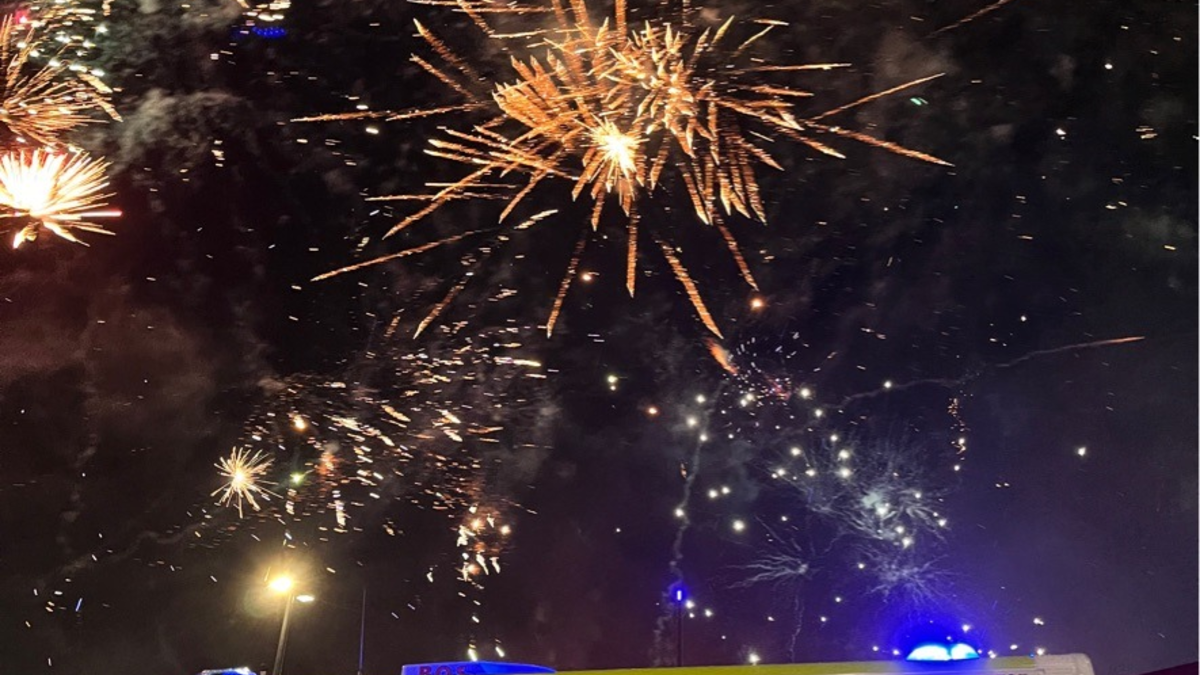 FW Bremerhaven: Mehrere Feuerwehr- und Rettungsdiensteinsätze im Stadtgebiet - der Jahreswechsel führte zu Arbeit für die Feuerwehr Bremerhaven - Foto: presseportal.de