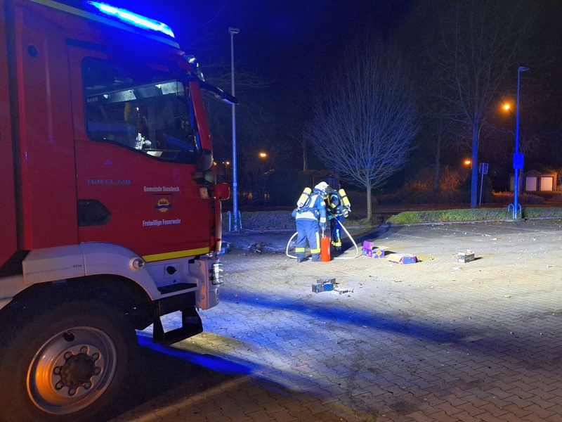 FW Sonsbeck: Müllbrand in der Silvesternacht - Foto: presseportal.de