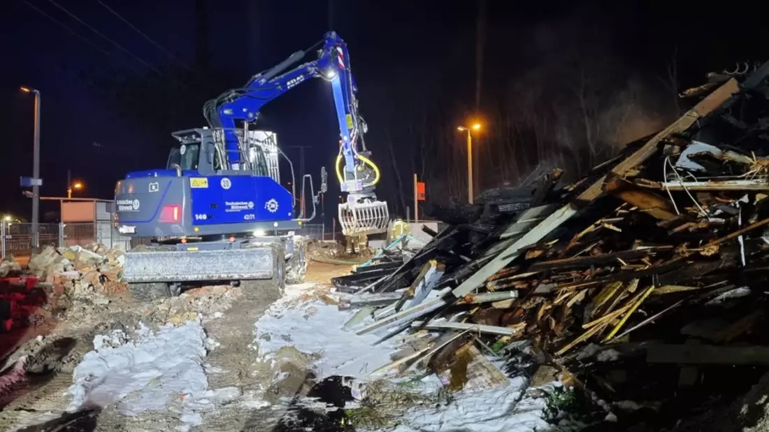 FW Dresden: Bilanz zum Einsatzgeschehen von Feuerwehr und Rettungsdienst der Landeshauptstadt Dresden zum Jahreswechsel 2023/2024 - Bild: presseportal.de