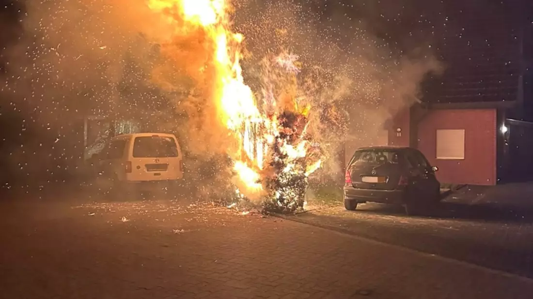 FW-DT: Kleinbrände in der Silvesternacht - Bild: presseportal.de