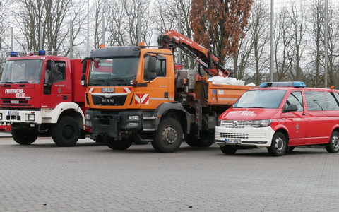 FW Celle: Hochwassereinsätze am 01.01.2024 (Neujahr) - 12. Lagemeldung! Stand: 01.01.2024 um 16:00 Uhr - Foto: presseportal.de FW Celle: Hochwassereinsätze am 01.01.2024 (Neujahr) - 12. Lagemeldung! Stand: 01.01.2024 um 16:00 Uhr - Foto: presseportal.de