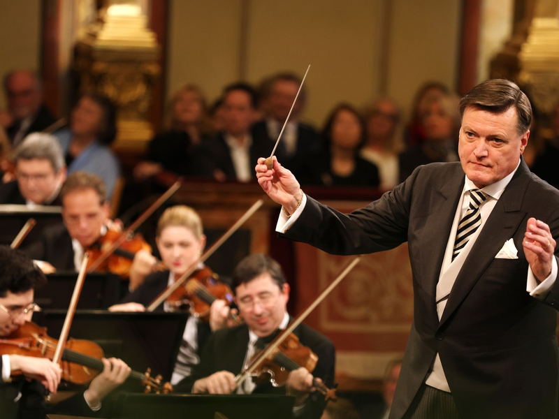 Christian Thielemann bei einer Voraufführung des Neujahrskonzerts 2024 der Wiener Philharmoniker. - Foto: Dieter Nagl/WIENER PHILHARMONIKER/dpa