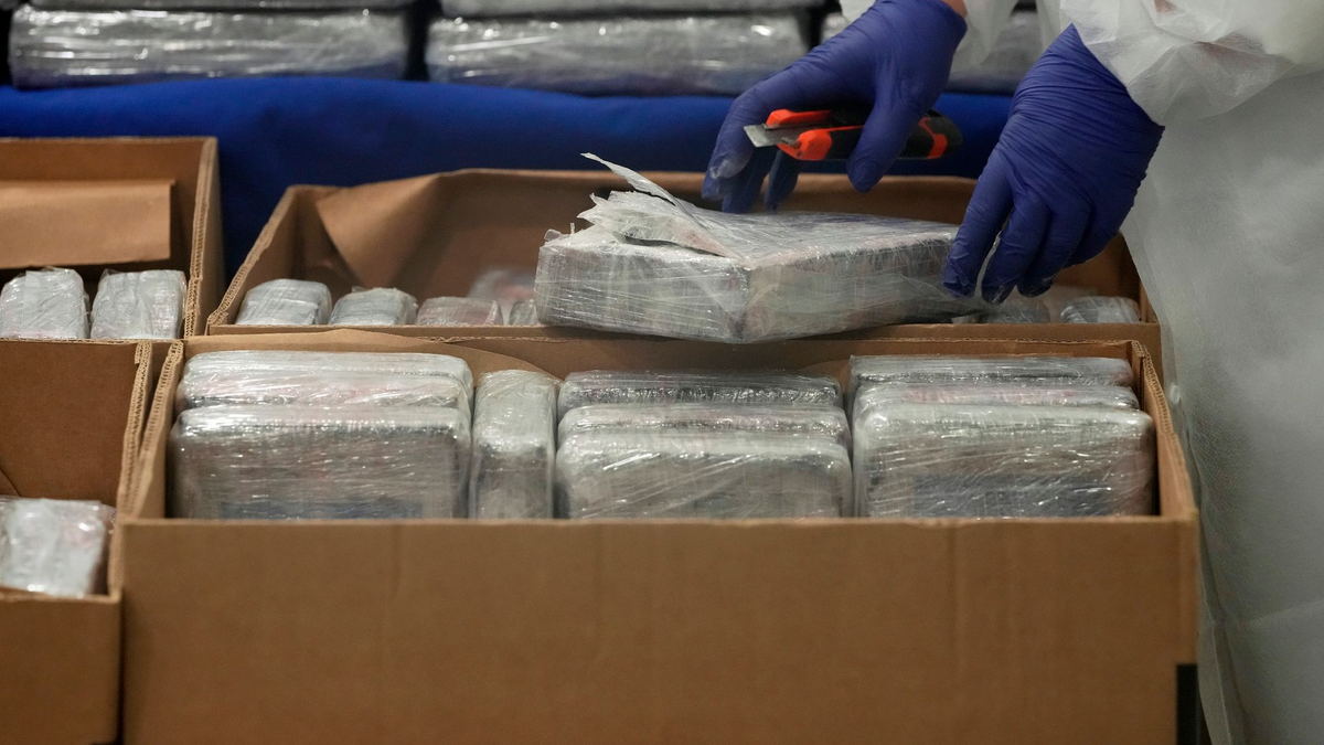 2023 wurden in Europa mehr als 300 Tonnen Kokain beschlagnahmt. - Foto: Armando Franca/AP/dpa