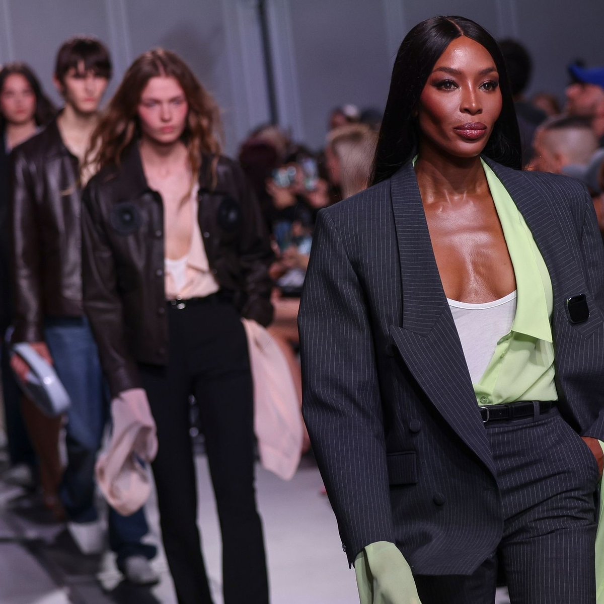 Mehr Freizügigkeit in der Mode: Model Naomi Campbell macht's vor. - Foto: Vianney Le Caer/Invision via AP/dpa